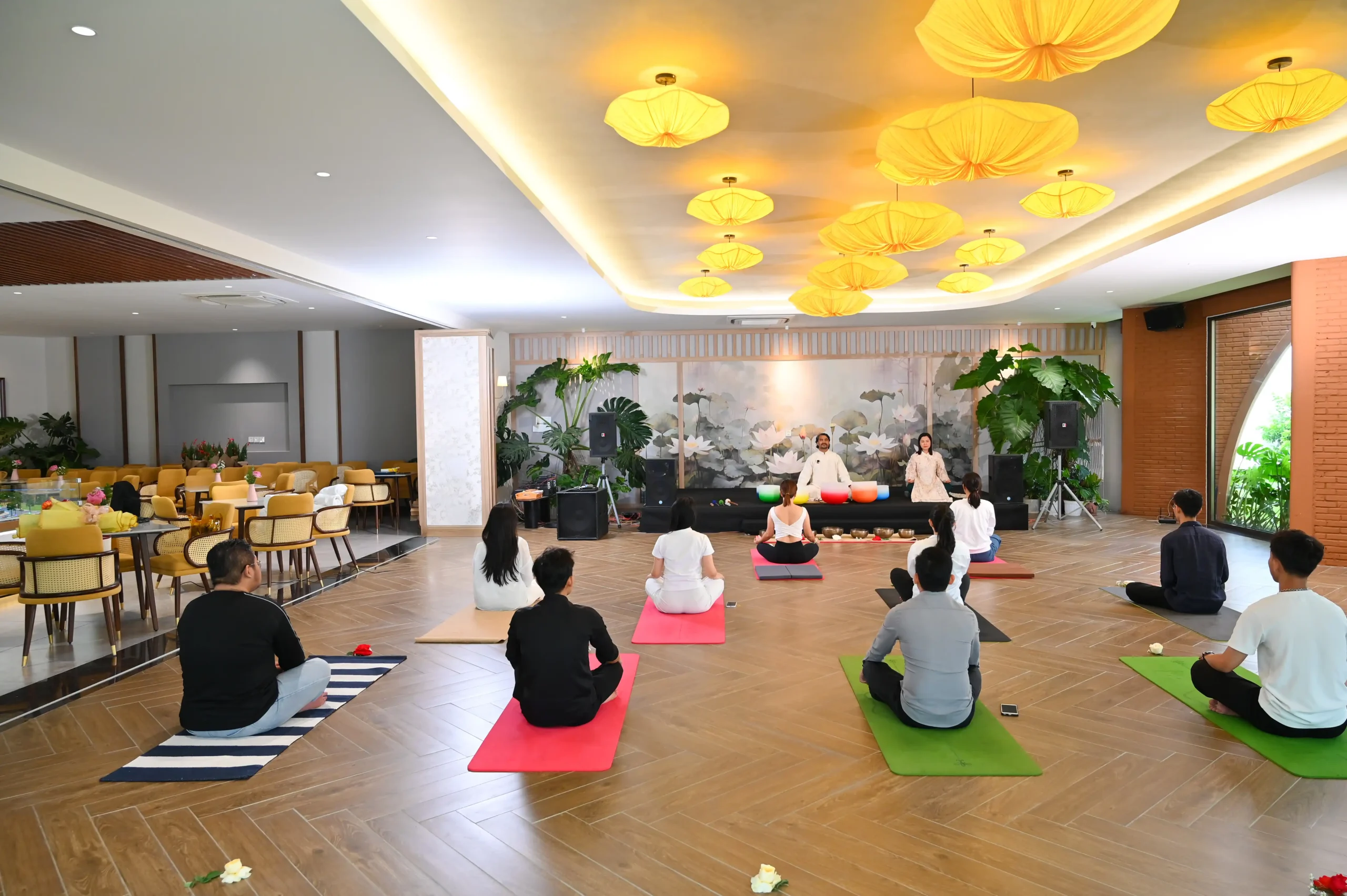 Hoạt động yoga thiền chuông trong Wellness Club tại The Maris Vũng Tàu